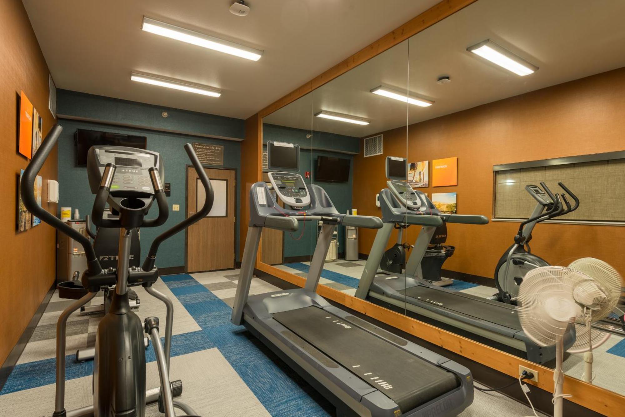 Comfort Inn & Suites אלאמוסה מראה חיצוני תמונה